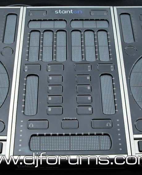 Stanton SCS3m touchscreen mixer